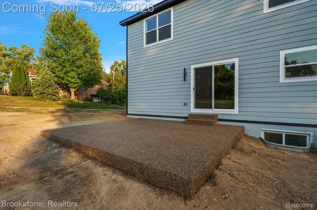 3080 W Newberry Road Waterford Charter Township MI 48329