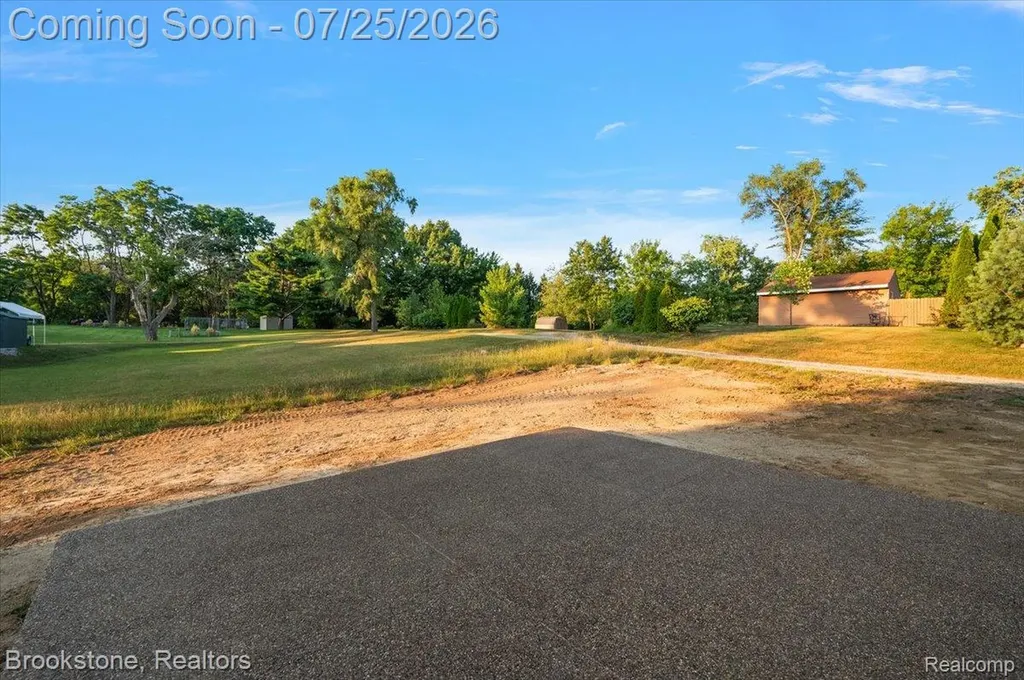 3080 W Newberry Road Waterford Charter Township MI 48329