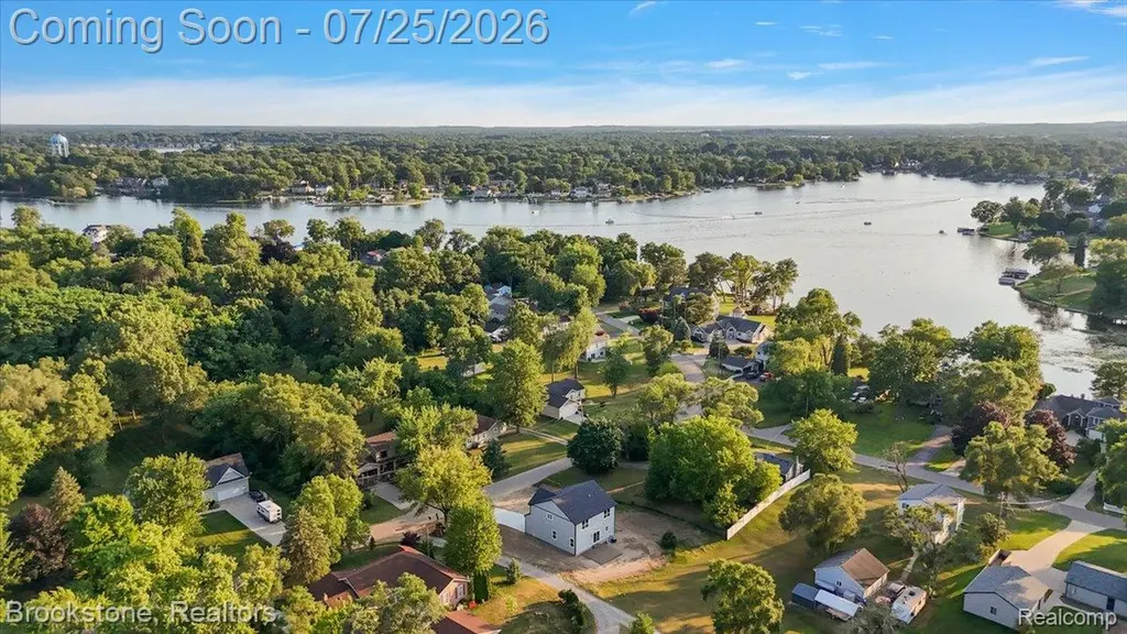 3080 W Newberry Road Waterford Charter Township MI 48329