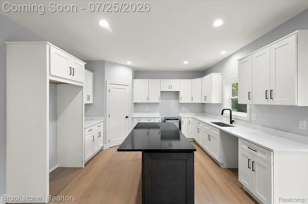 3080 W Newberry Road Waterford Charter Township MI 48329