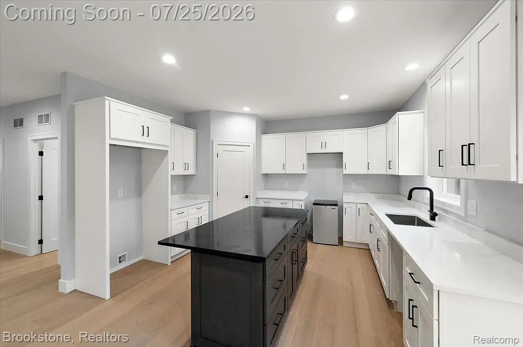 3080 W Newberry Road Waterford Charter Township MI 48329