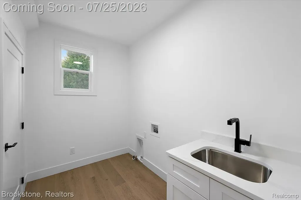 3080 W Newberry Road Waterford Charter Township MI 48329