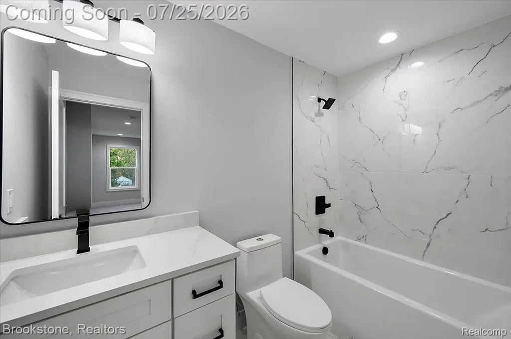 3080 W Newberry Road Waterford Charter Township MI 48329