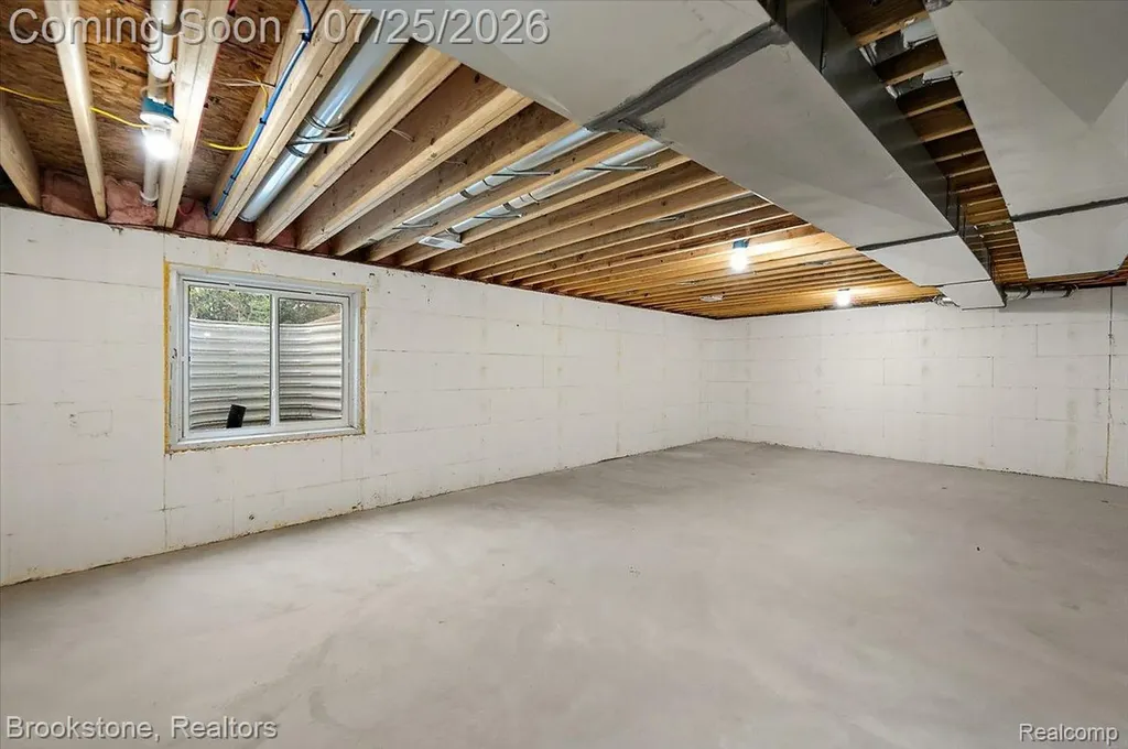 3080 W Newberry Road Waterford Charter Township MI 48329