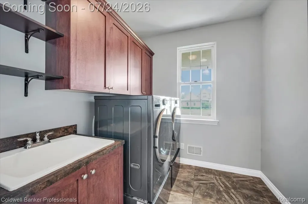 801 Watersmeet Drive Oxford Charter Township MI 48371