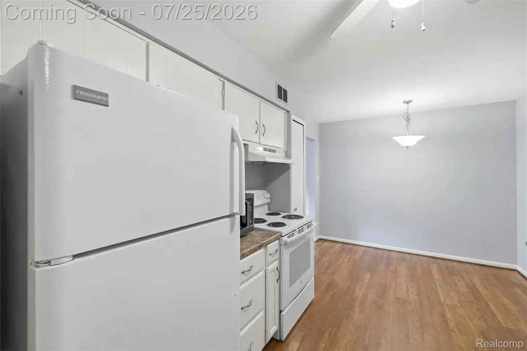 525 E University Drive Rochester Hills City MI 48307