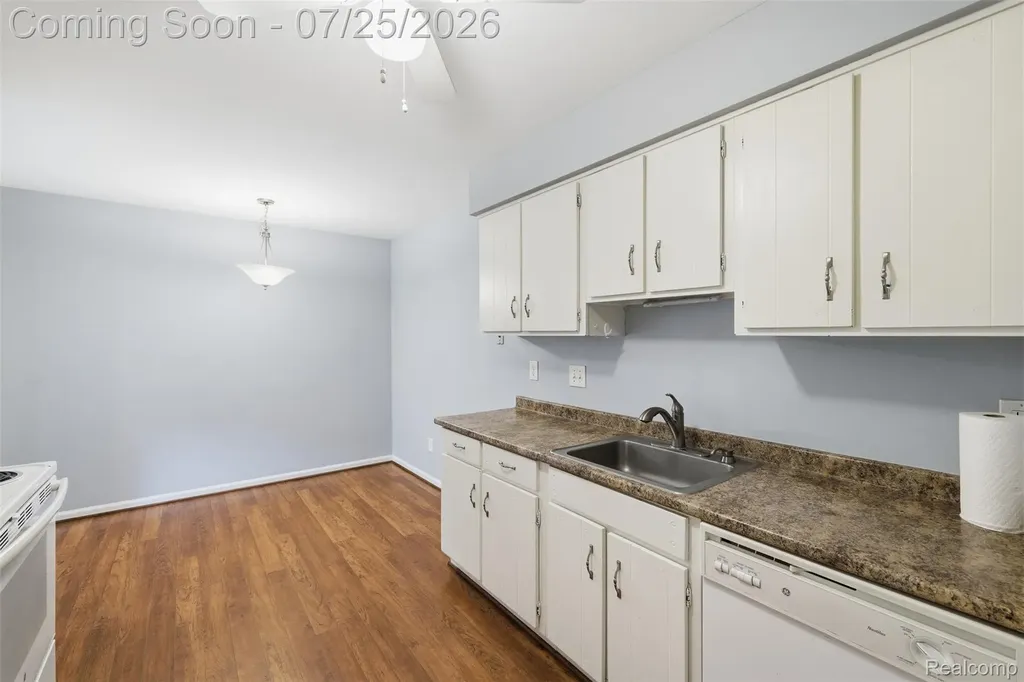 525 E University Drive Rochester Hills City MI 48307