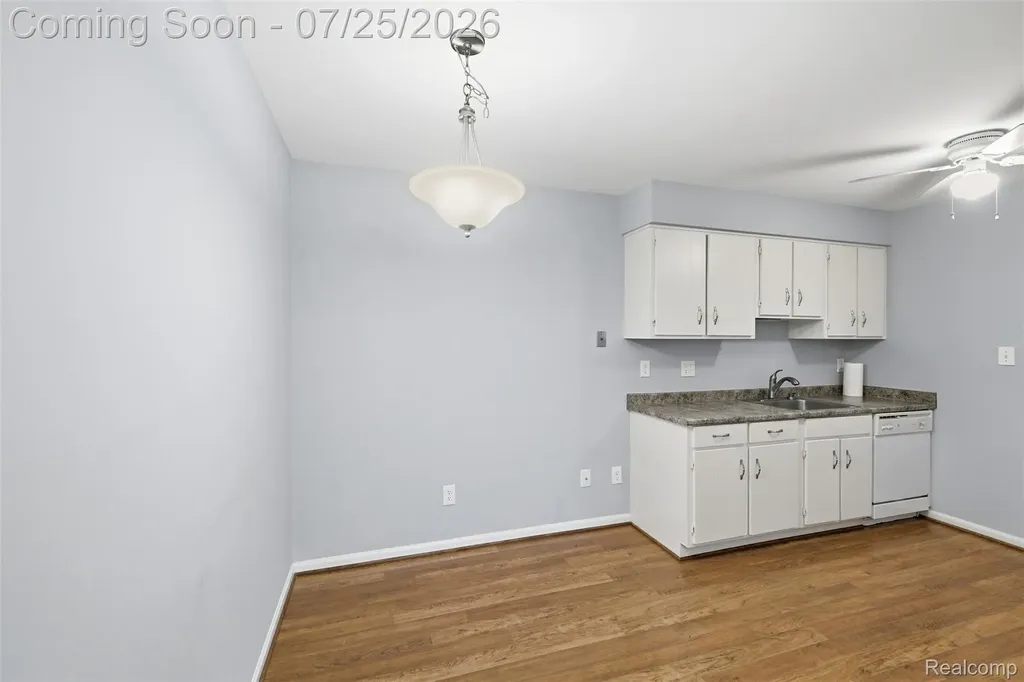 525 E University Drive Rochester Hills City MI 48307