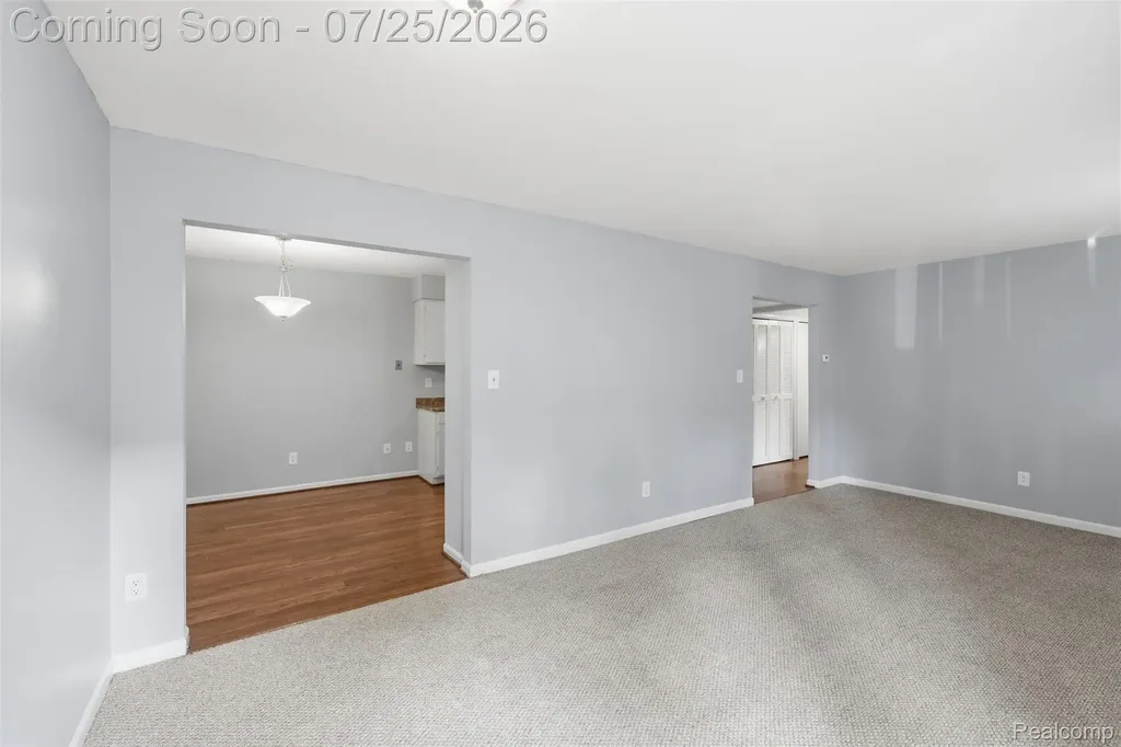525 E University Drive Rochester Hills City MI 48307