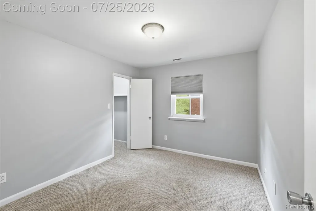 525 E University Drive Rochester Hills City MI 48307