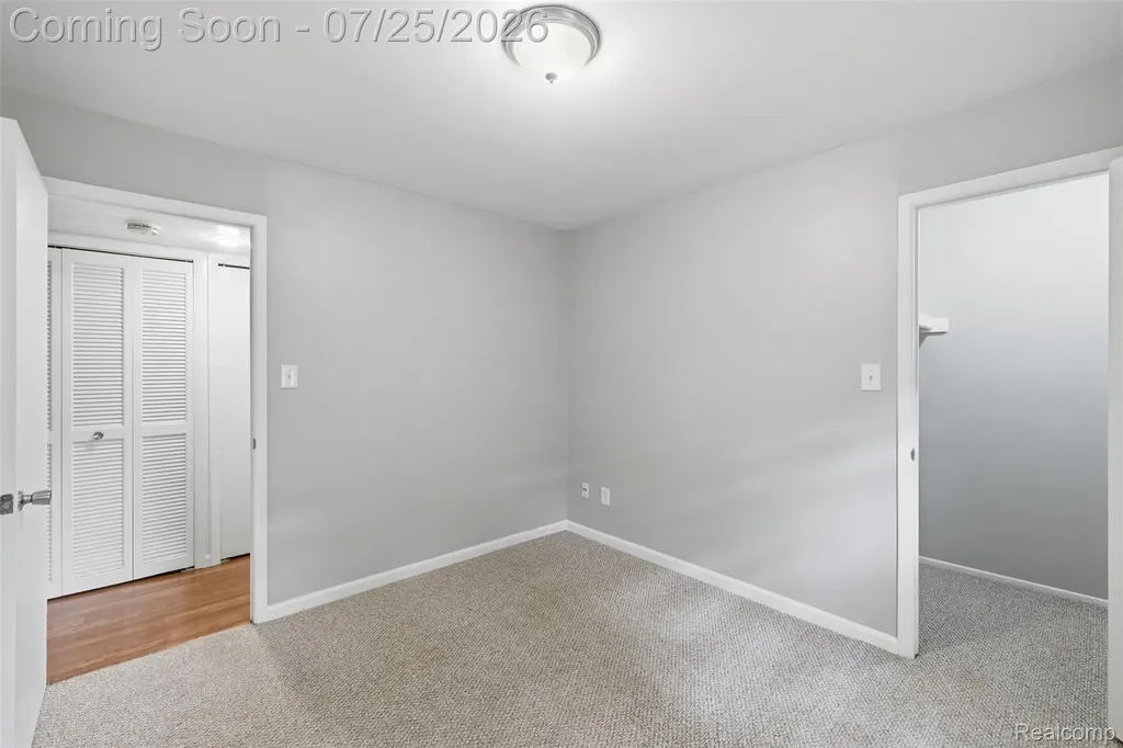 525 E University Drive Rochester Hills City MI 48307