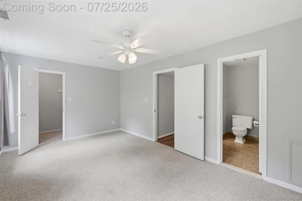 525 E University Drive Rochester Hills City MI 48307