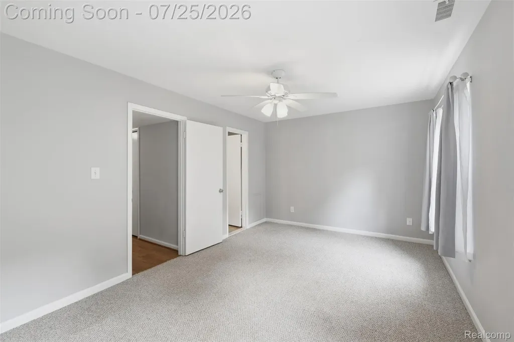 525 E University Drive Rochester Hills City MI 48307
