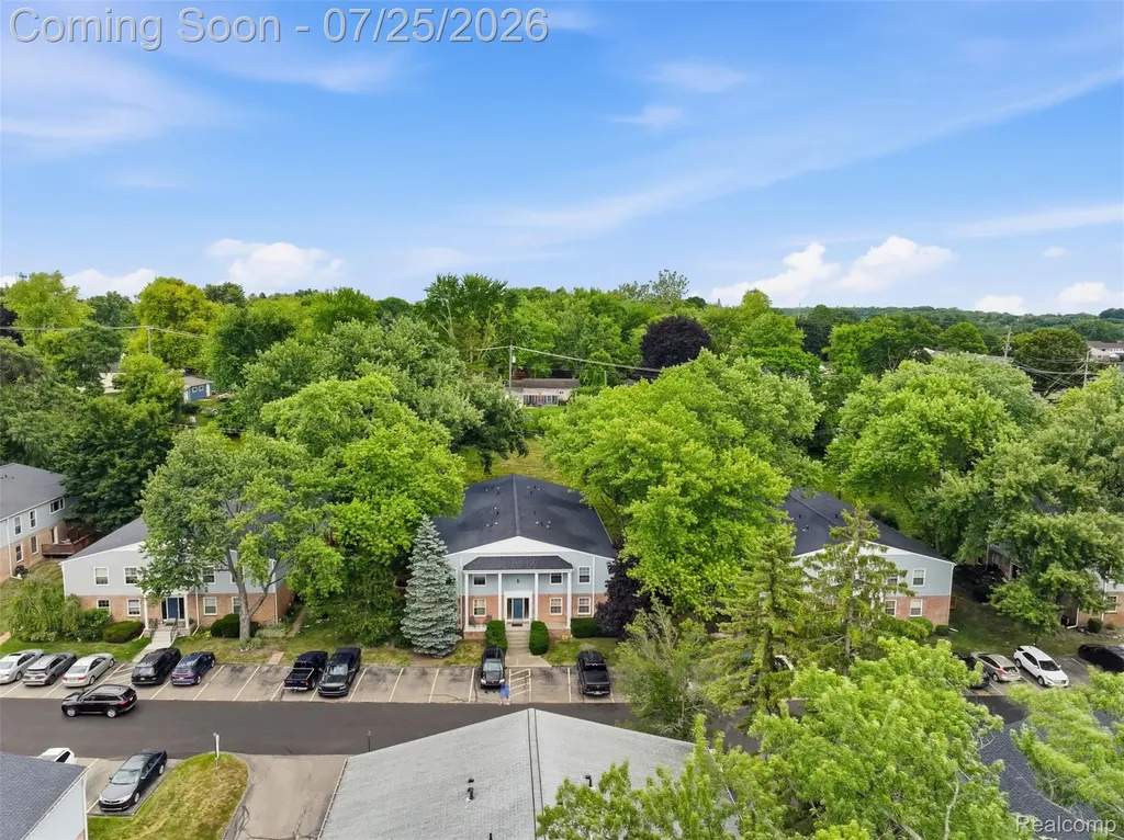 525 E University Drive Rochester Hills City MI 48307