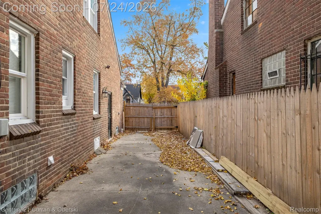 16509 Woodingham Drive Detroit City MI 48221