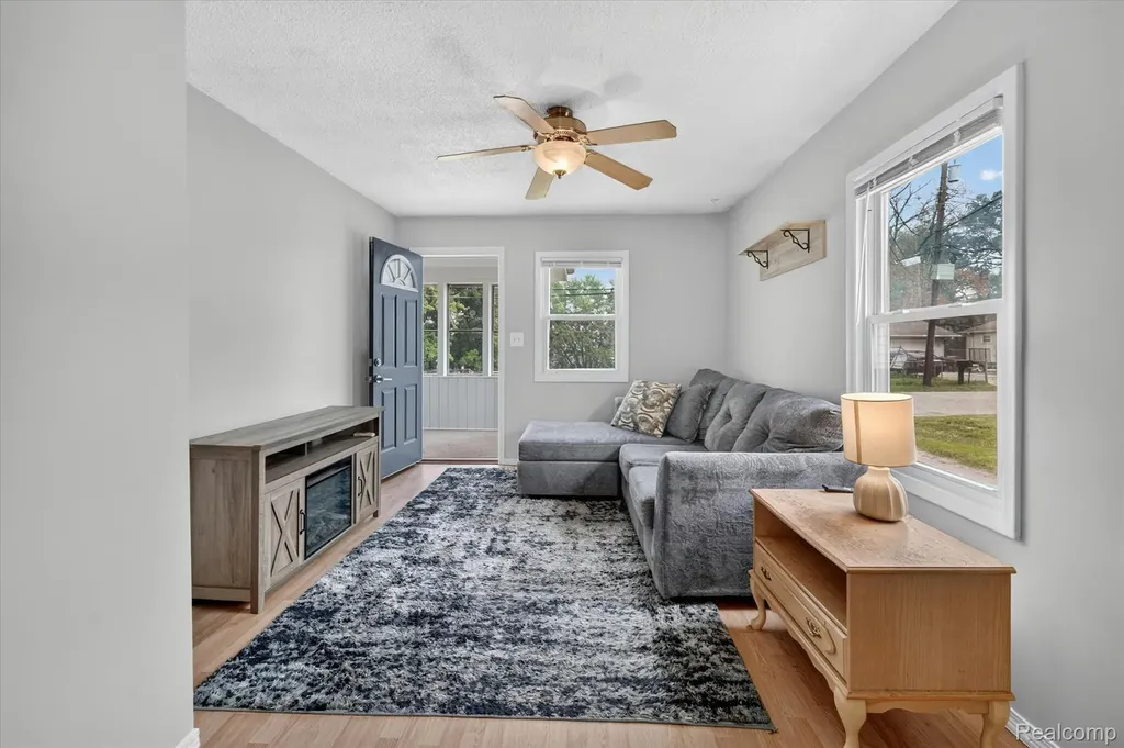 3419 Gypsy Lane Leoni Township MI 49202