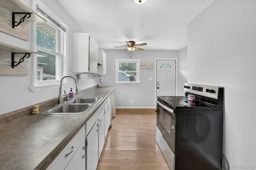 3419 Gypsy Lane Leoni Township MI 49202