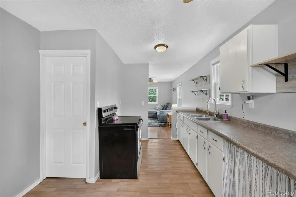 3419 Gypsy Lane Leoni Township MI 49202
