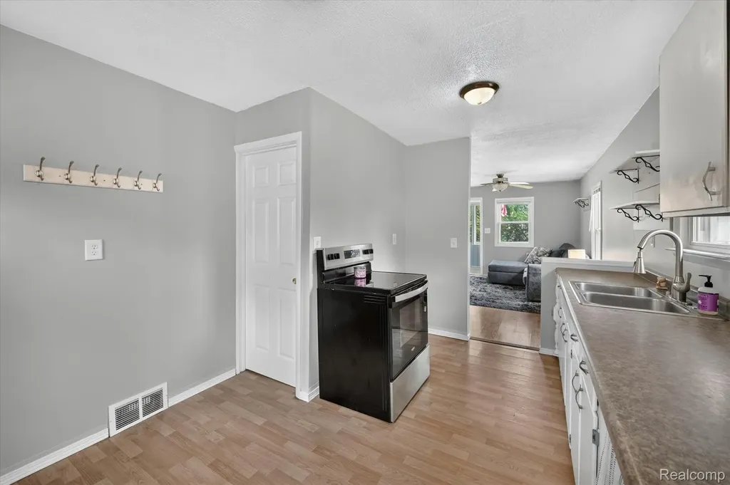 3419 Gypsy Lane Leoni Township MI 49202