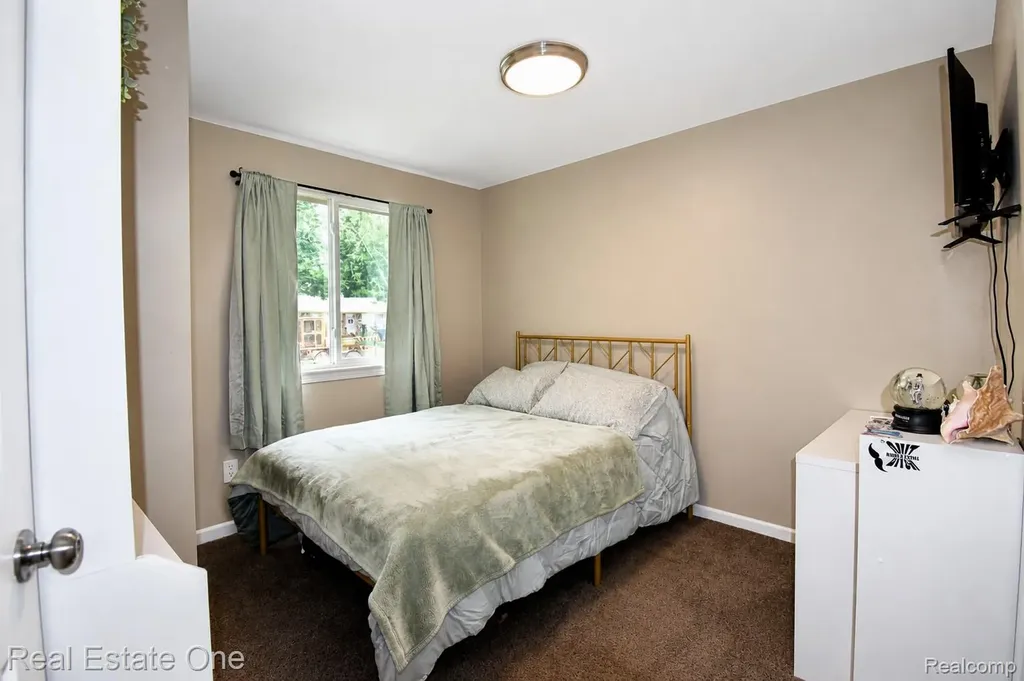 15404 Colbert Street Romulus City MI 48174