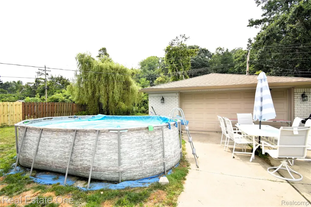 15404 Colbert Street Romulus City MI 48174
