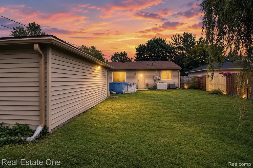 15404 Colbert Street Romulus City MI 48174