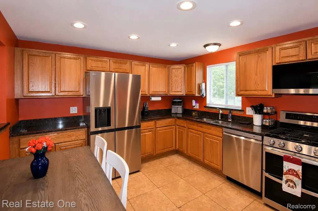 15404 Colbert Street Romulus City MI 48174
