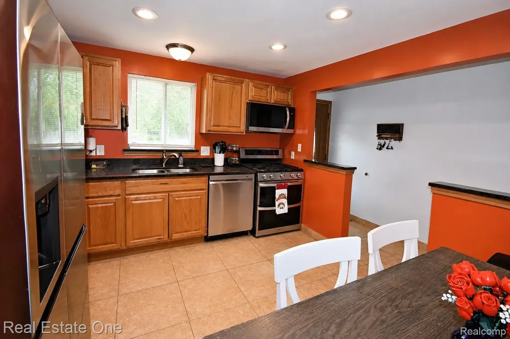 15404 Colbert Street Romulus City MI 48174