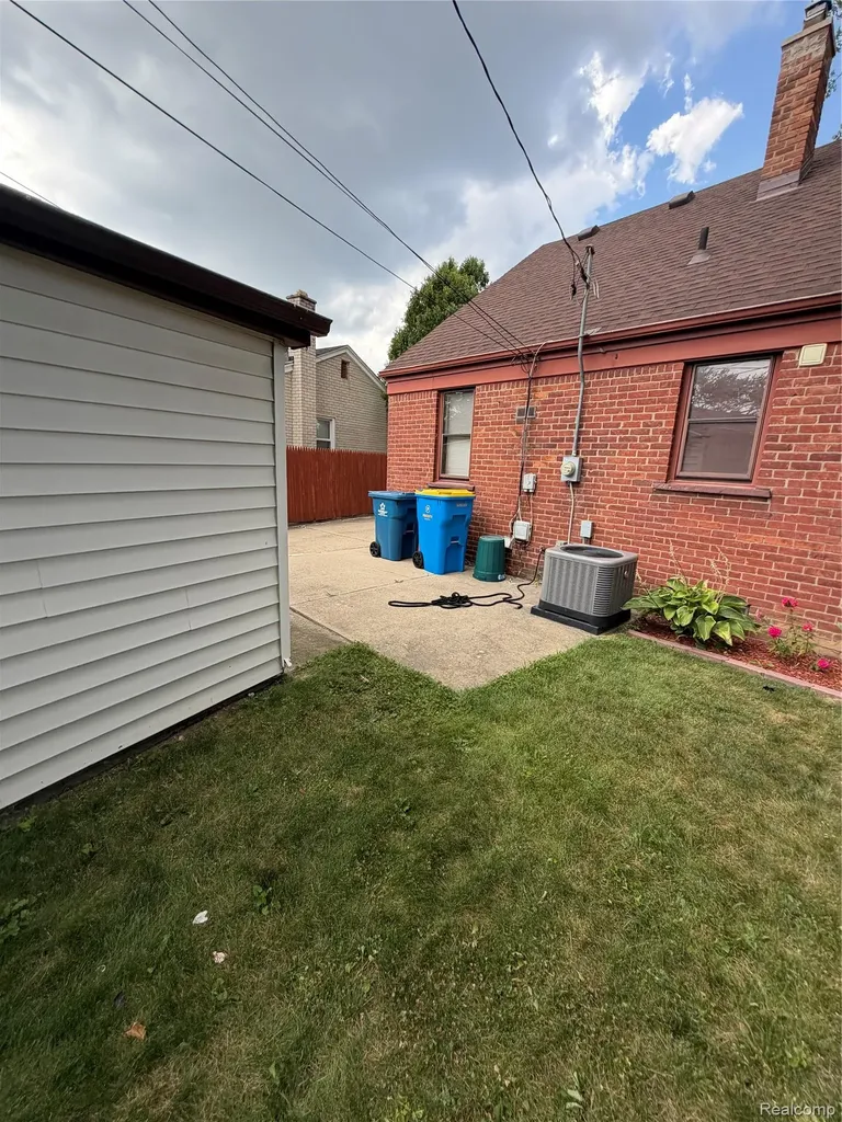 33505 Clinton Street Wayne City MI 48184