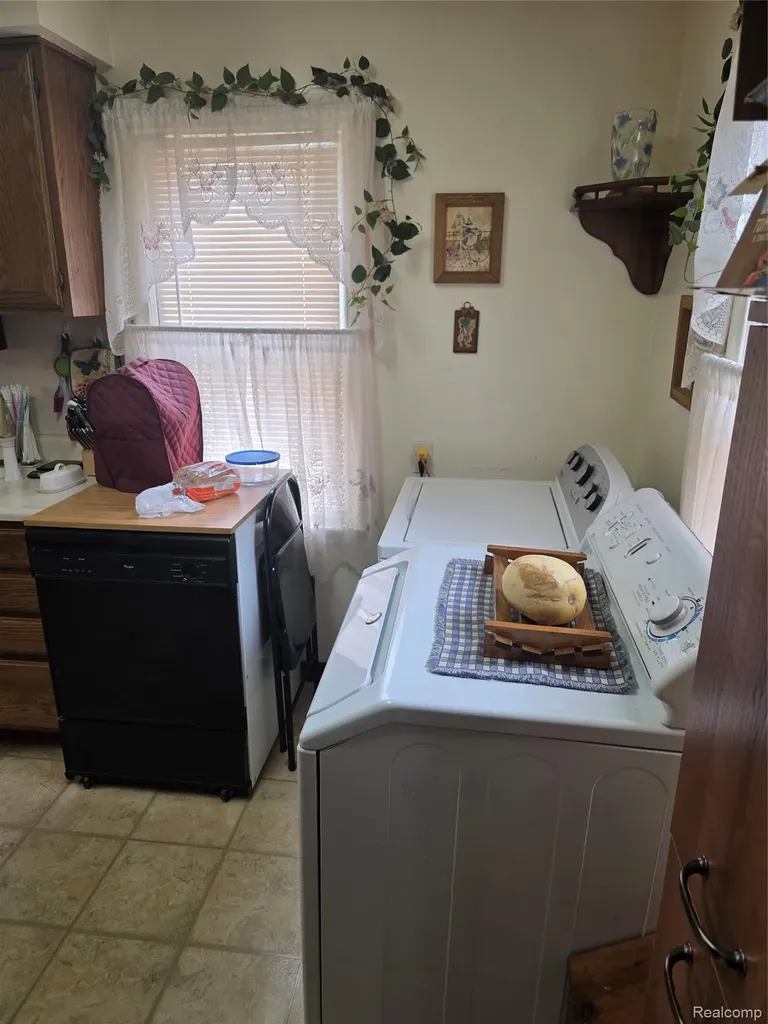 33505 Clinton Street Wayne City MI 48184
