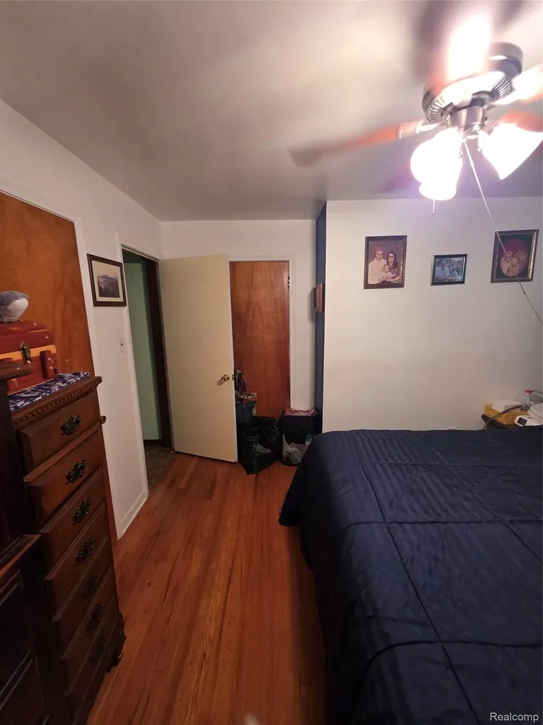 33505 Clinton Street Wayne City MI 48184