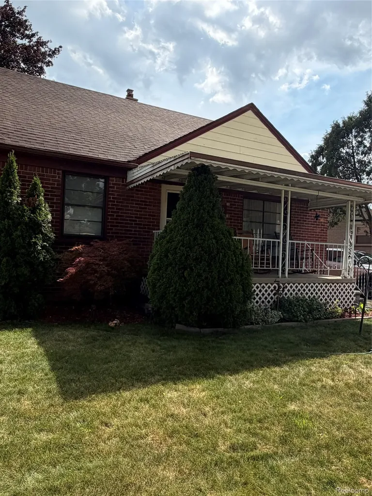 33505 Clinton Street Wayne City MI 48184