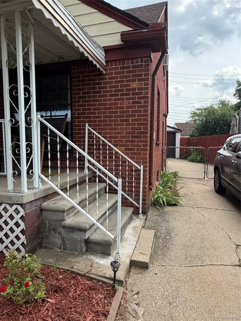 33505 Clinton Street Wayne City MI 48184