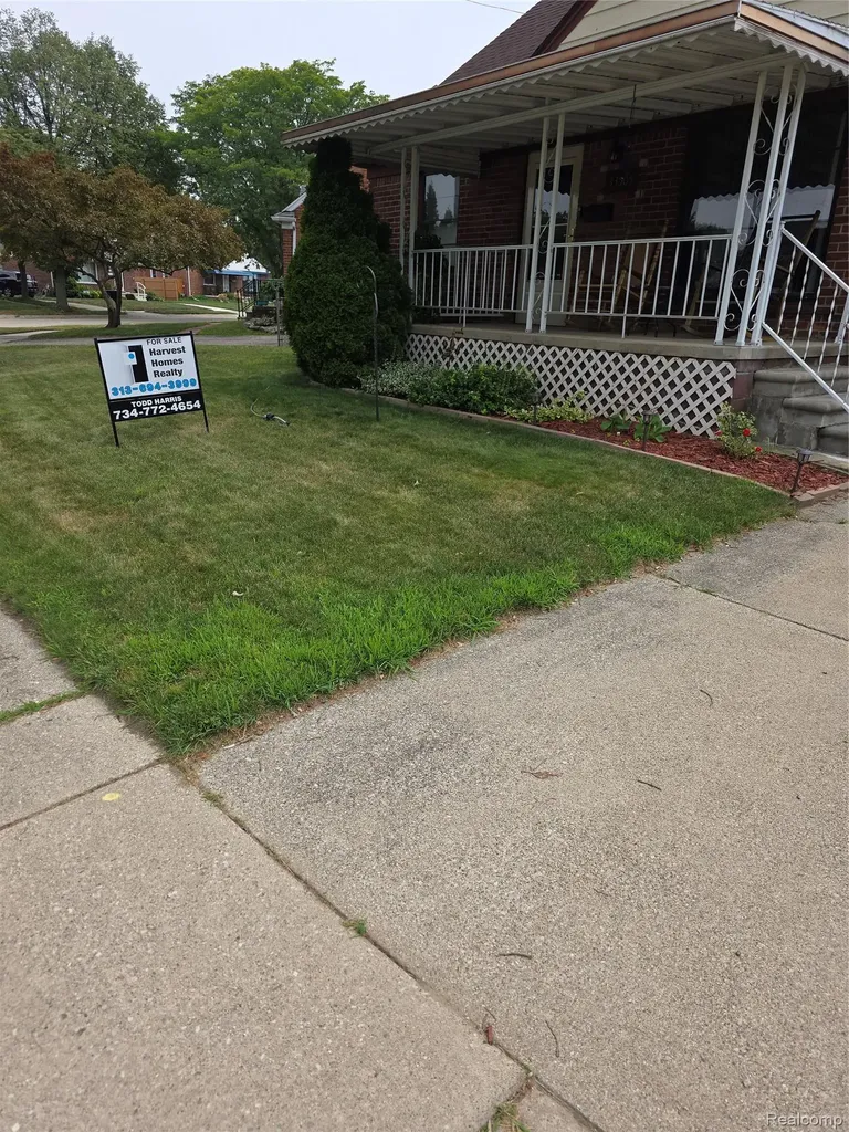 33505 Clinton Street Wayne City MI 48184