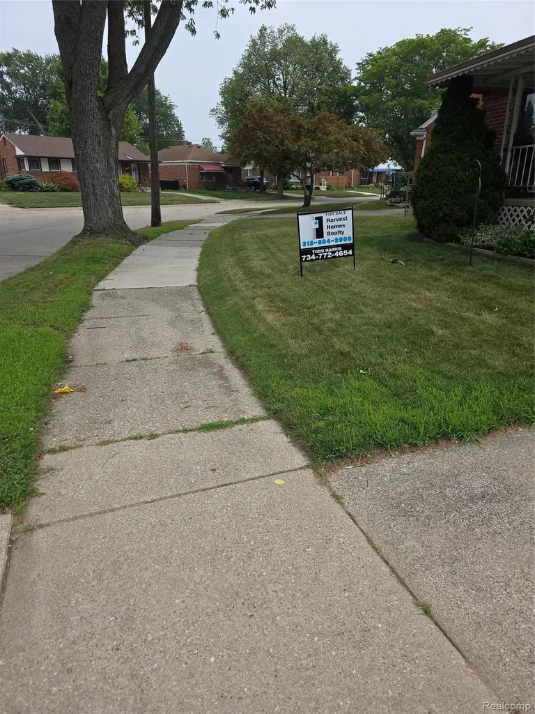 33505 Clinton Street Wayne City MI 48184