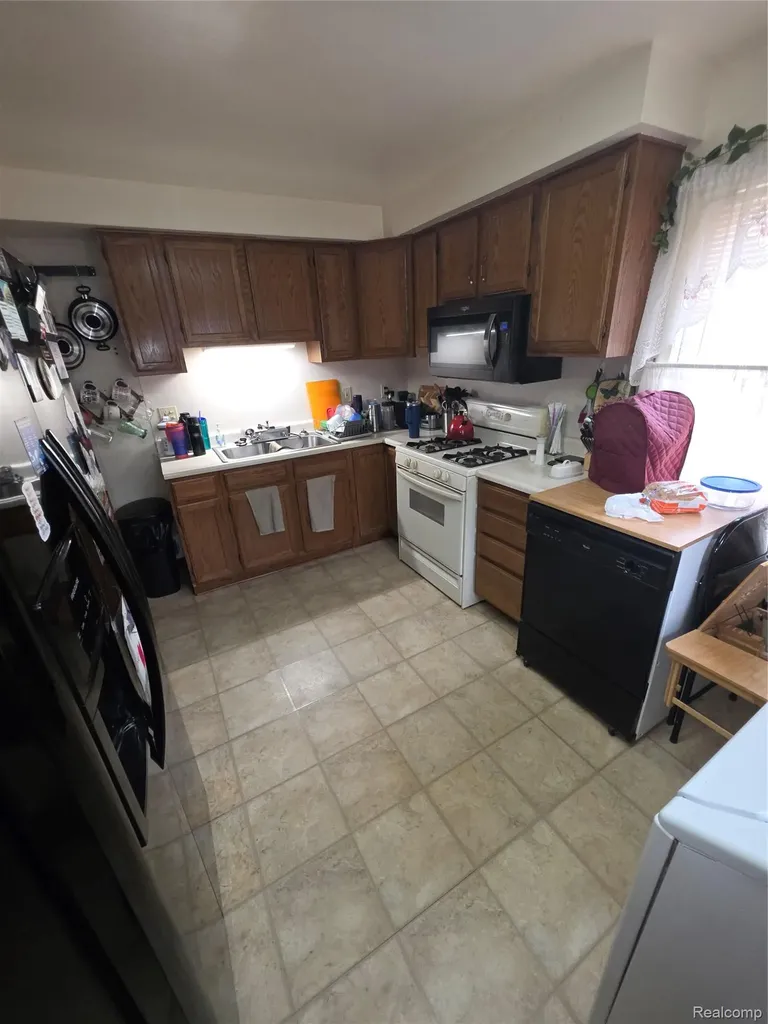 33505 Clinton Street Wayne City MI 48184