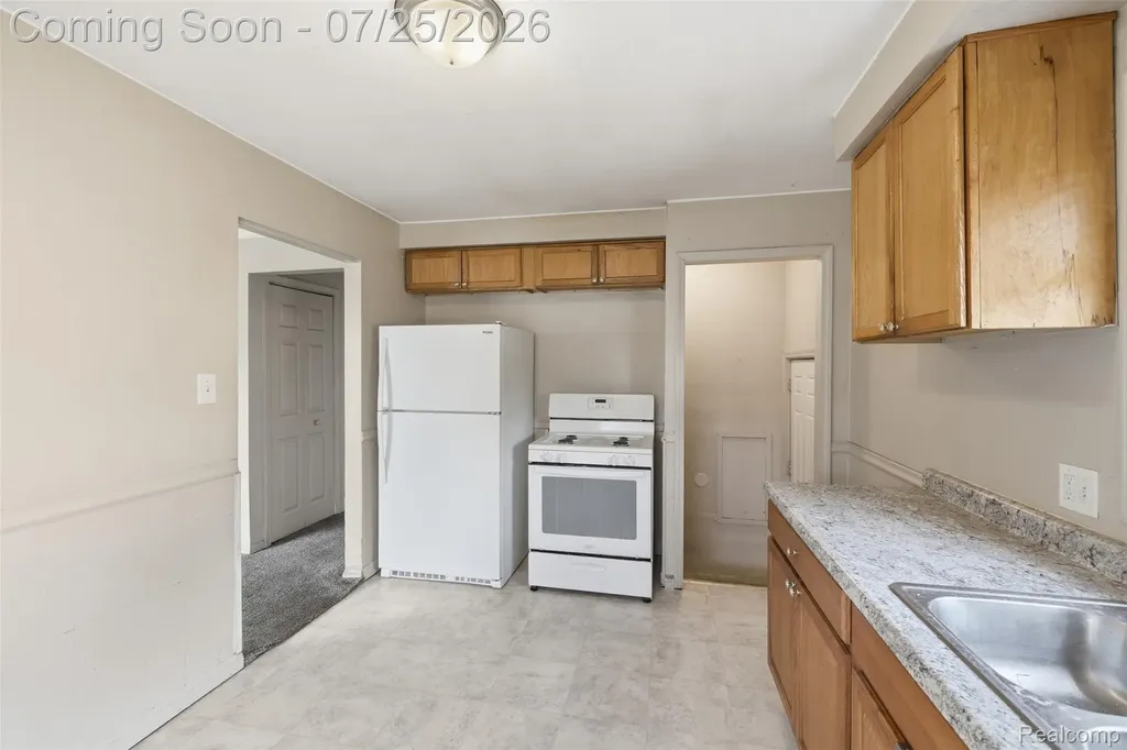 29632 Hazelwood Street Inkster City MI 48141