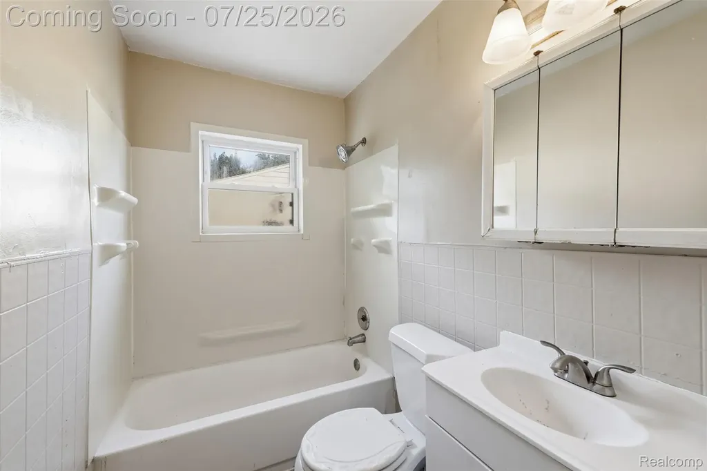 29632 Hazelwood Street Inkster City MI 48141
