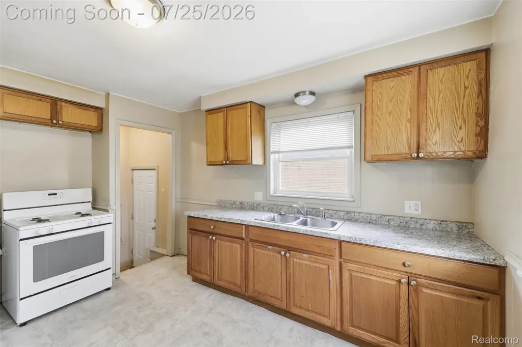 29632 Hazelwood Street Inkster City MI 48141