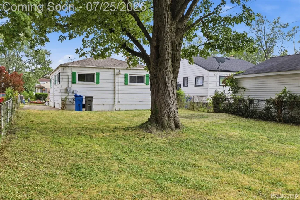 29632 Hazelwood Street Inkster City MI 48141