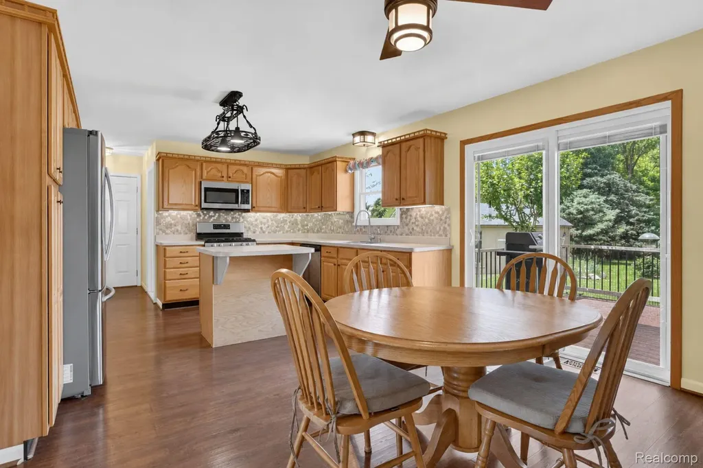 310 Browning Drive Howell City MI 48843