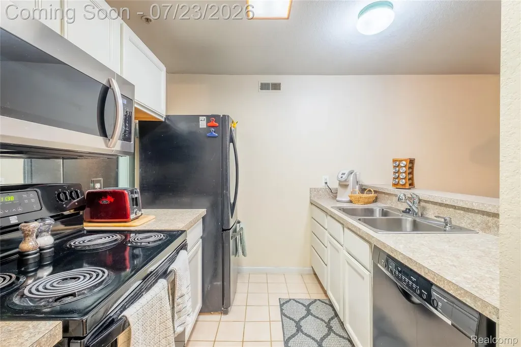 618 Curzon Court Howell City MI 48843