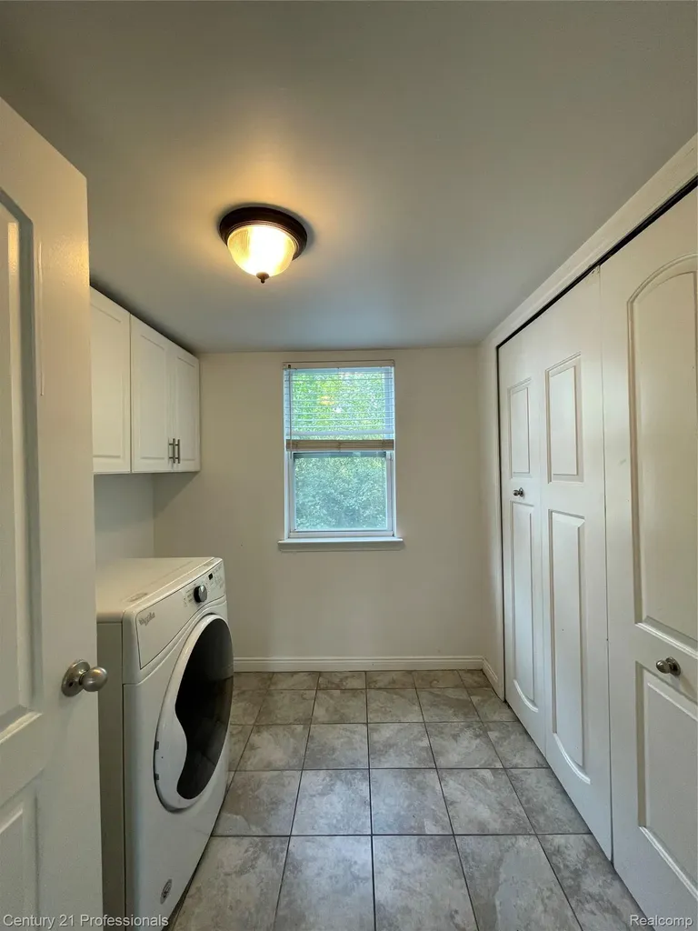 2042 Decker Road Walled Lake City MI 48390