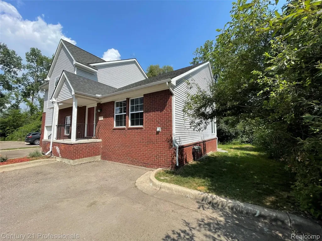 2042 Decker Road Walled Lake City MI 48390