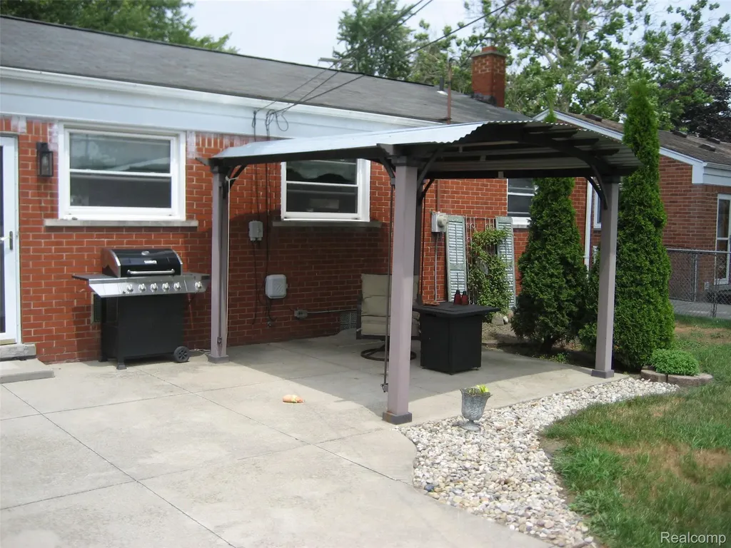 22039 Haskell Street Taylor City MI 48180