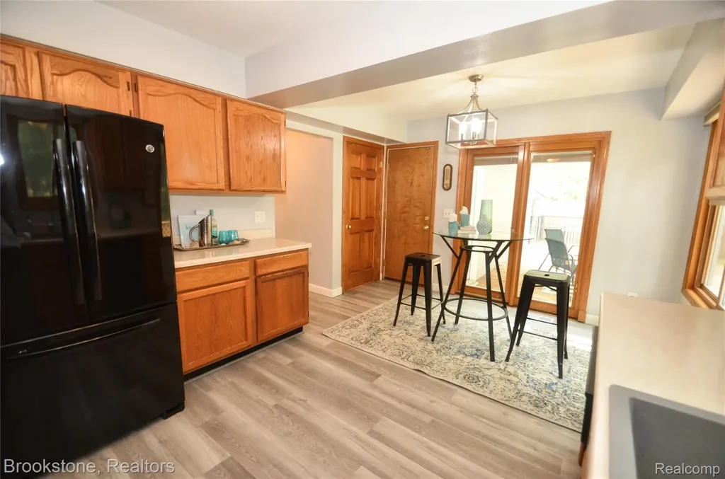 4428 Fenmore Avenue Waterford Charter Township MI 48328
