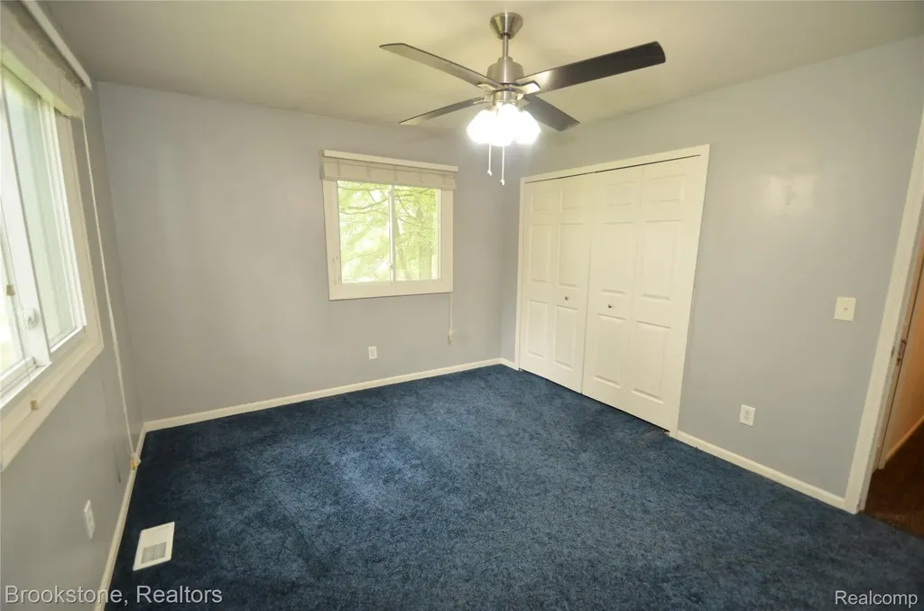 4428 Fenmore Avenue Waterford Charter Township MI 48328