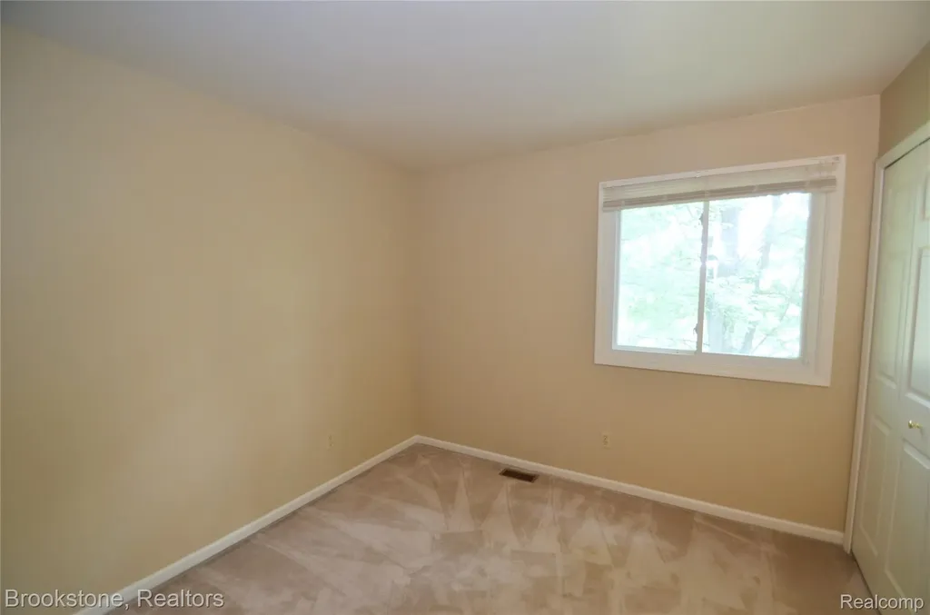 4428 Fenmore Avenue Waterford Charter Township MI 48328
