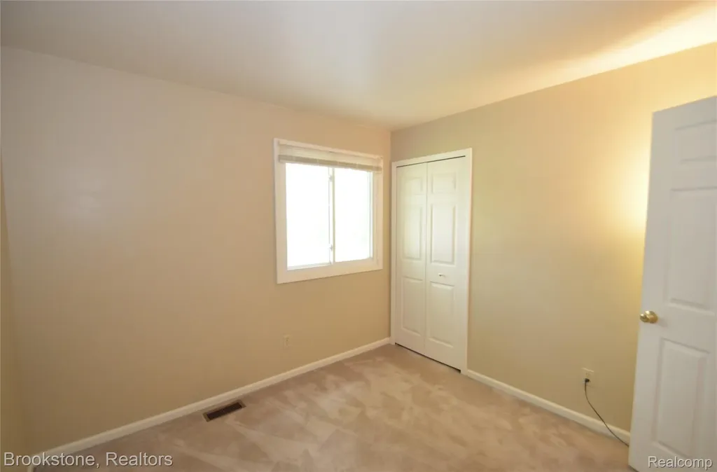 4428 Fenmore Avenue Waterford Charter Township MI 48328