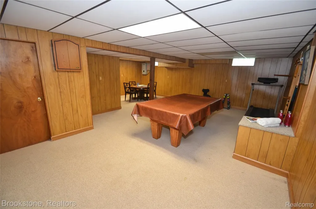 4428 Fenmore Avenue Waterford Charter Township MI 48328